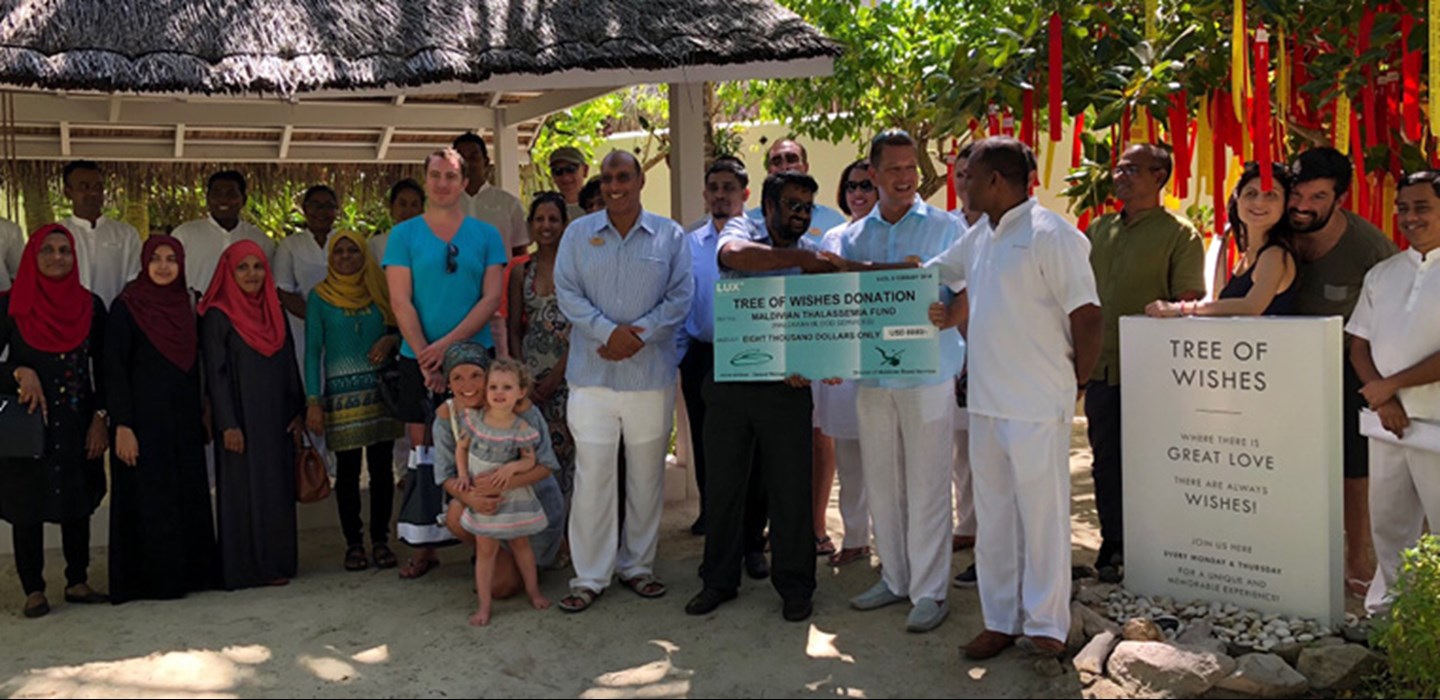 LUX<bdi>*</bdi> South Ari contributed to Maldivian Thalassemia Fund through the Tree of Wishes
