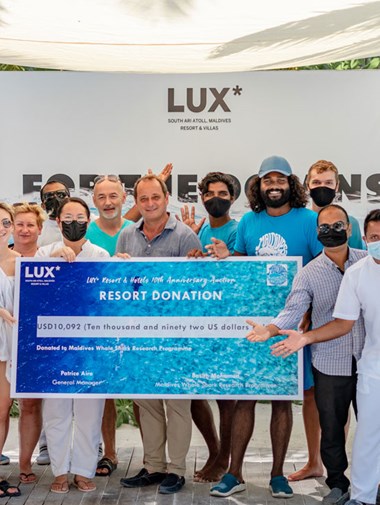 LUX* South Ari Atoll Resort & Villas Contributes to Local NGO Maldives Whale Shark Research Programme